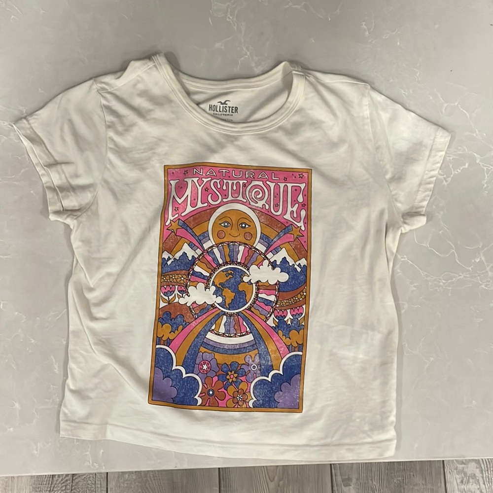 Hollister women’s small shirt - white and designs